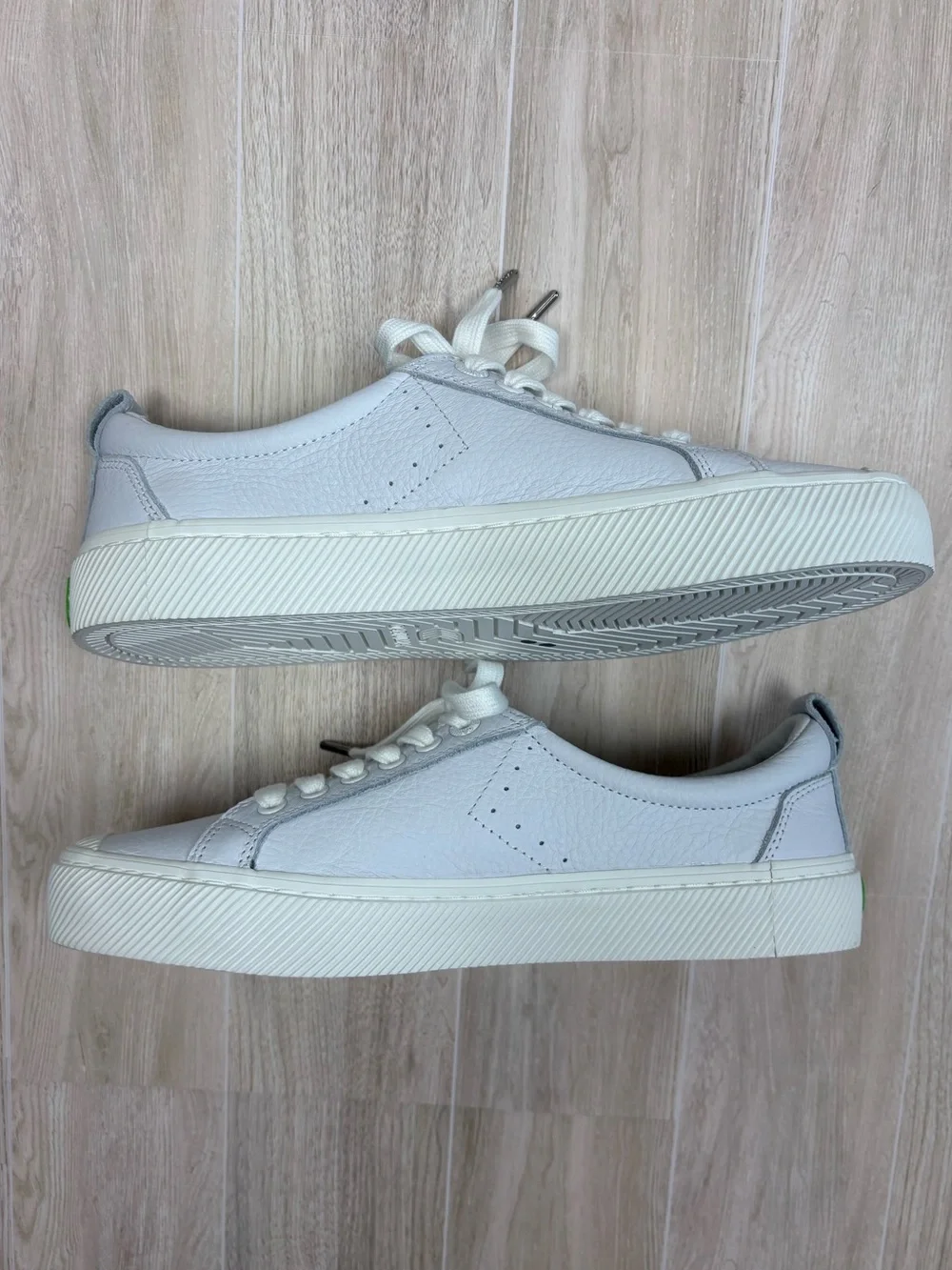 Cariuma Oca Leather Unisex Sneakers 10W 8.5M Like New Rare Eco-Friendly Preppy - Picture 4 of 9